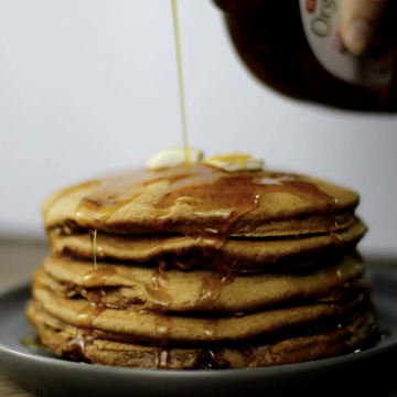 One-Bowl Vegan Protein Pancakes (Fluffy & Healthy)
