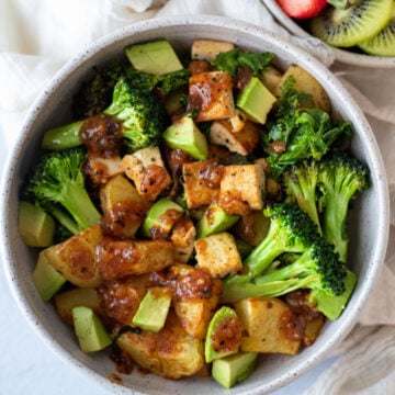 Lemon-pepper Tofu Breakfast Bowl